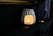 Load image into Gallery viewer, The Poppy Wax Melt Burner - WHITE BLOOM & CO