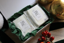 Load image into Gallery viewer, Christmas Mini Wax Melt Gift Box